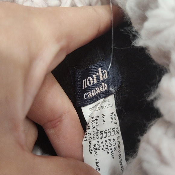 ☃️ EUC Norla Canada Alpaca Wool Blend Chunky Knit Pom Pom Beanie, Pink, OSFA - Picture 6 of 9